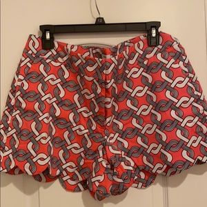 NWT crown and ivy scallop shorts